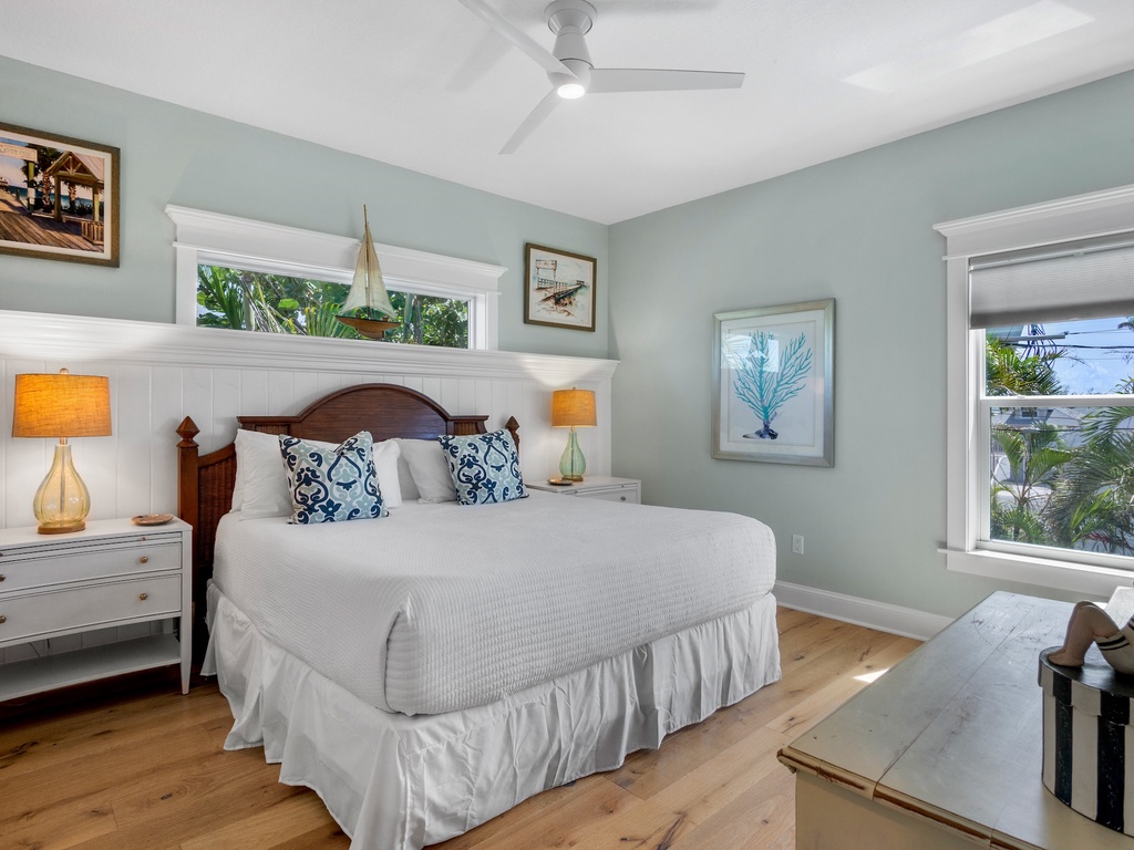 Second Bedroom, King