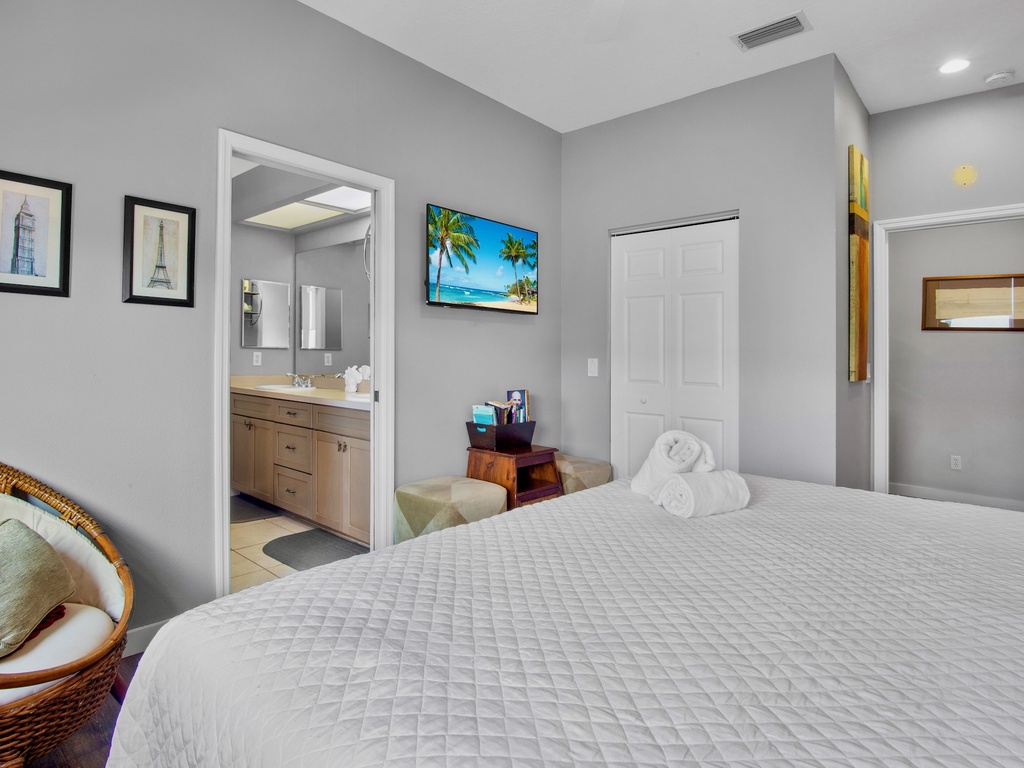 Primary Bedroom, King