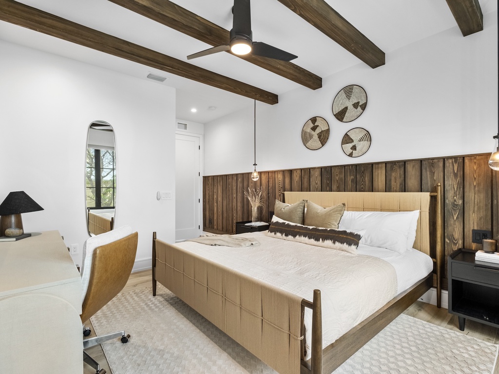 Sixth Bedroom, King
