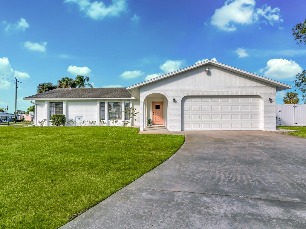 A Costal Paradise by AMI Locals