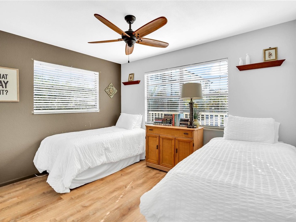 Second Bedroom, Two Twin beds