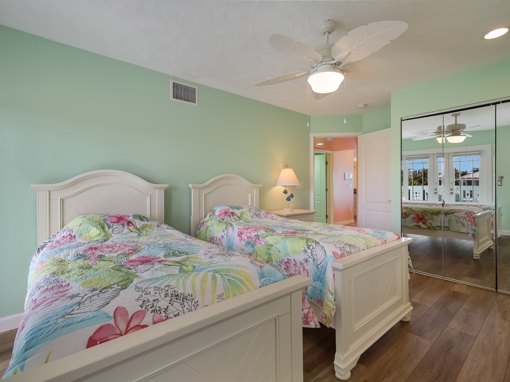 Third Bedroom - Two Twins