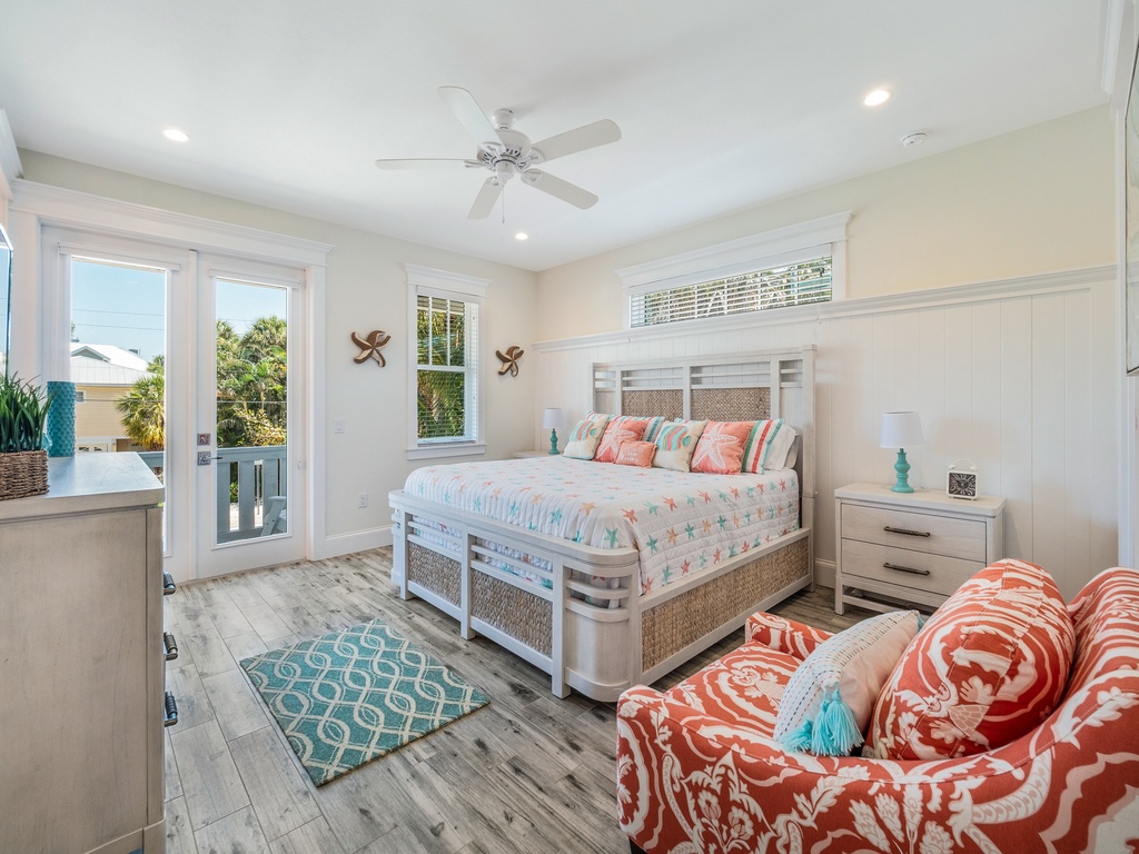 Primary Bedroom, King, with Balcony