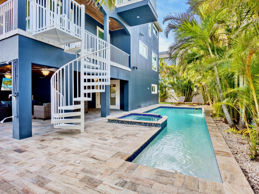 Private Pool and Spa