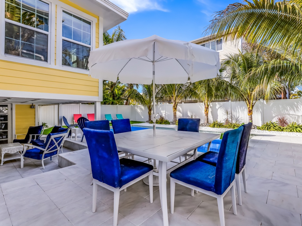 Outdoor Dining for 6