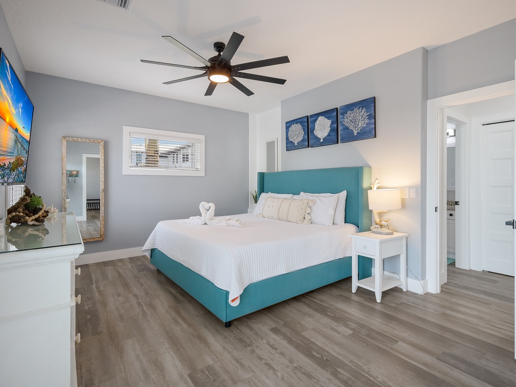 Second Bedroom - King