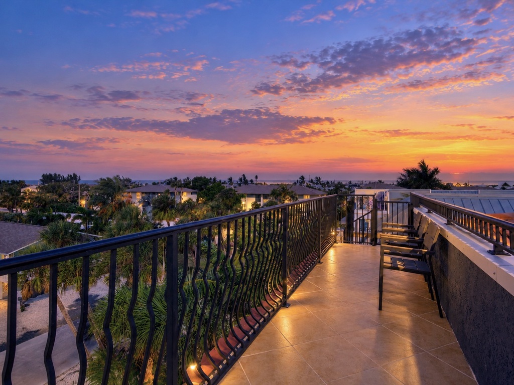 Rooftop Deck, Sunset View