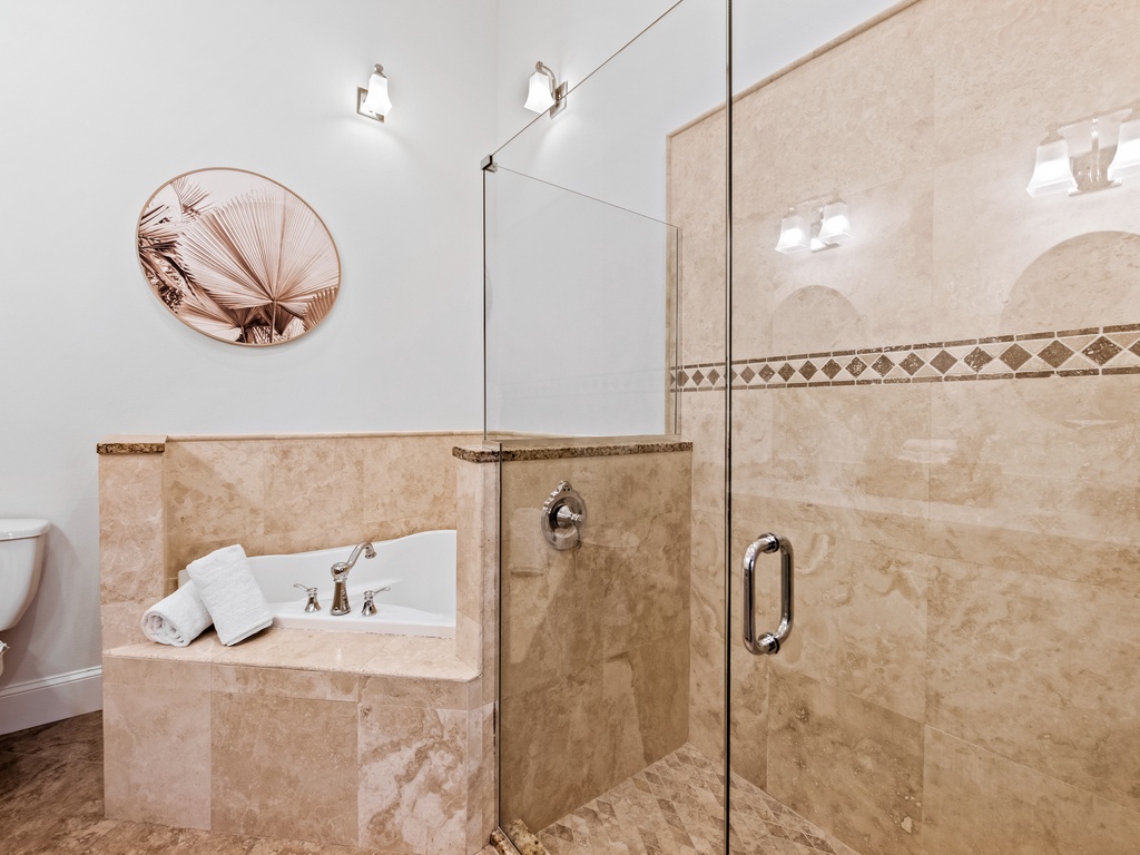 Primary En-suite Bathroom