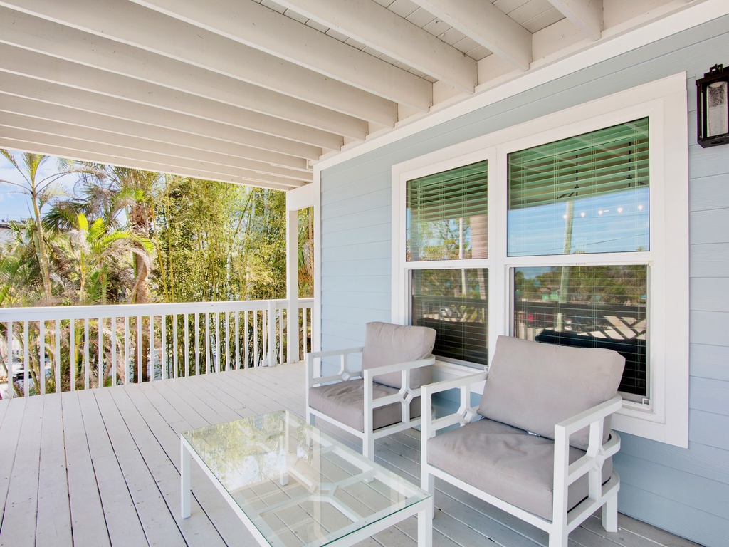 Front Balcony, Seating