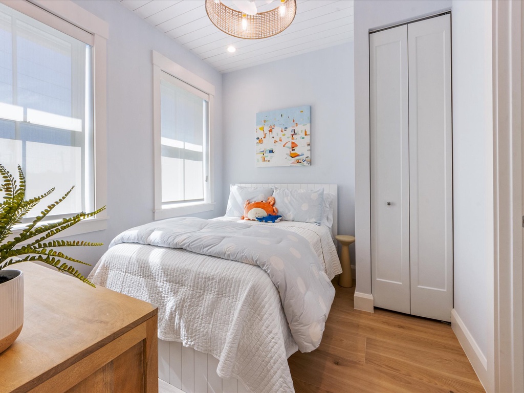 Fourth Bedroom - Full bed