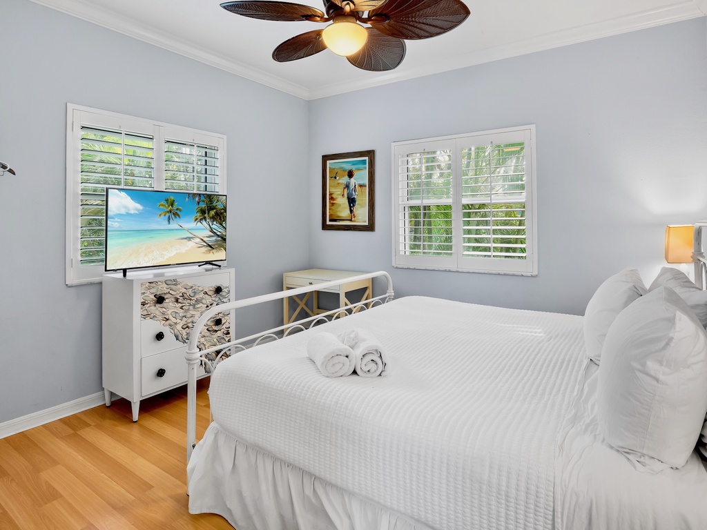 Third Bedroom, King bed