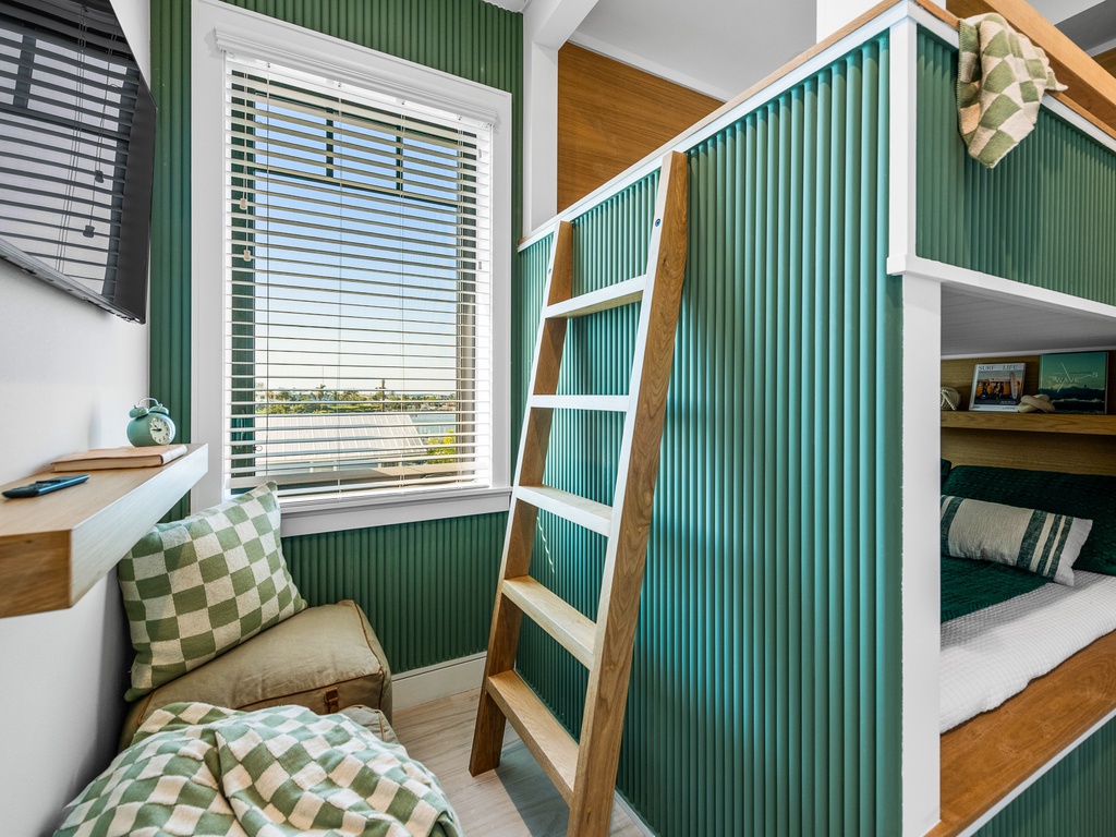 Sixth Bedroom - Full/Full Bunk