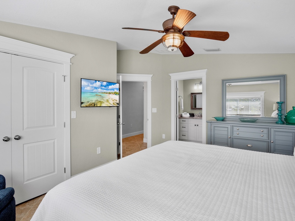 Second Bedroom, King bed