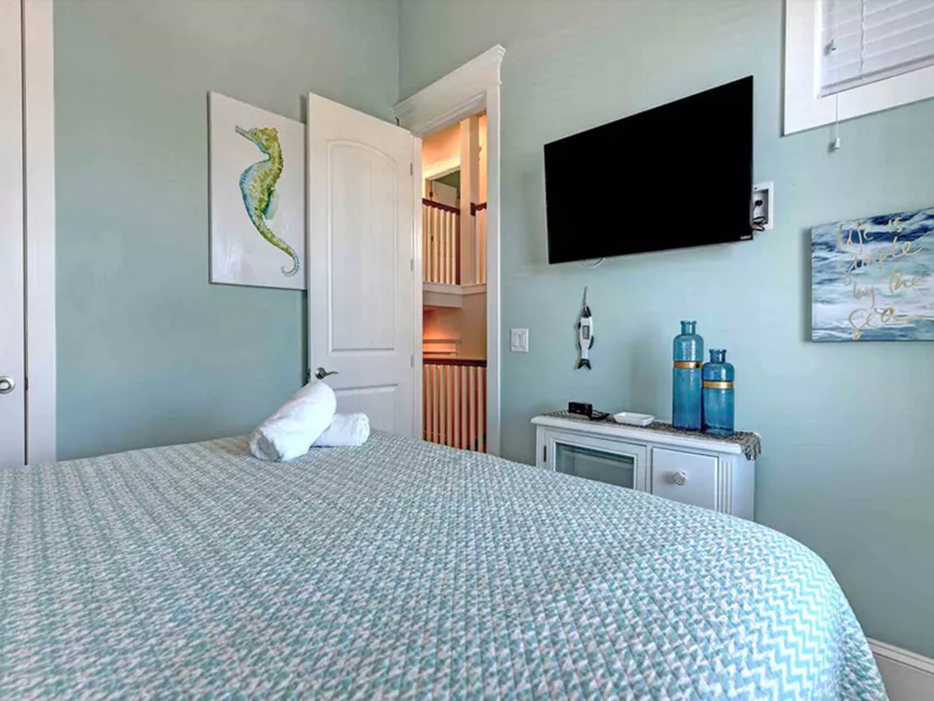 Second Bedroom - King