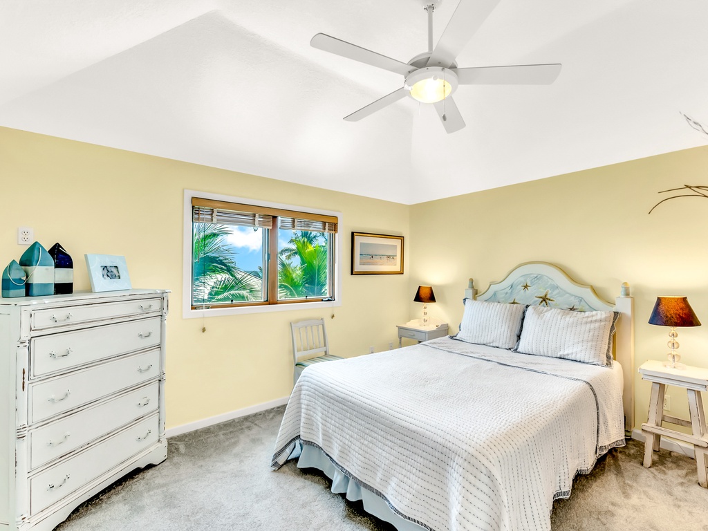 Second Bedroom - Queen