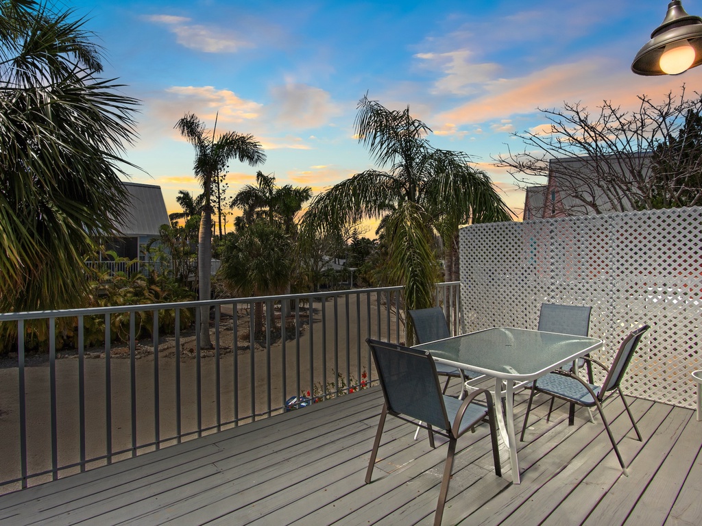Balcony, Outdoor Dining