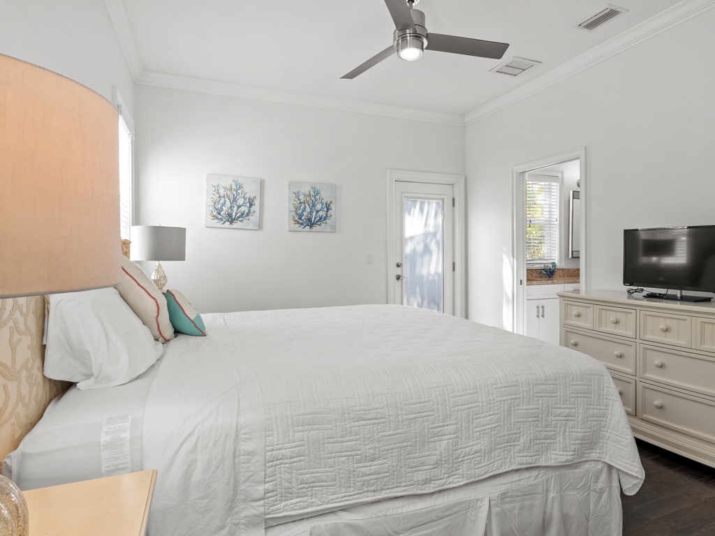 Second Bedroom, King