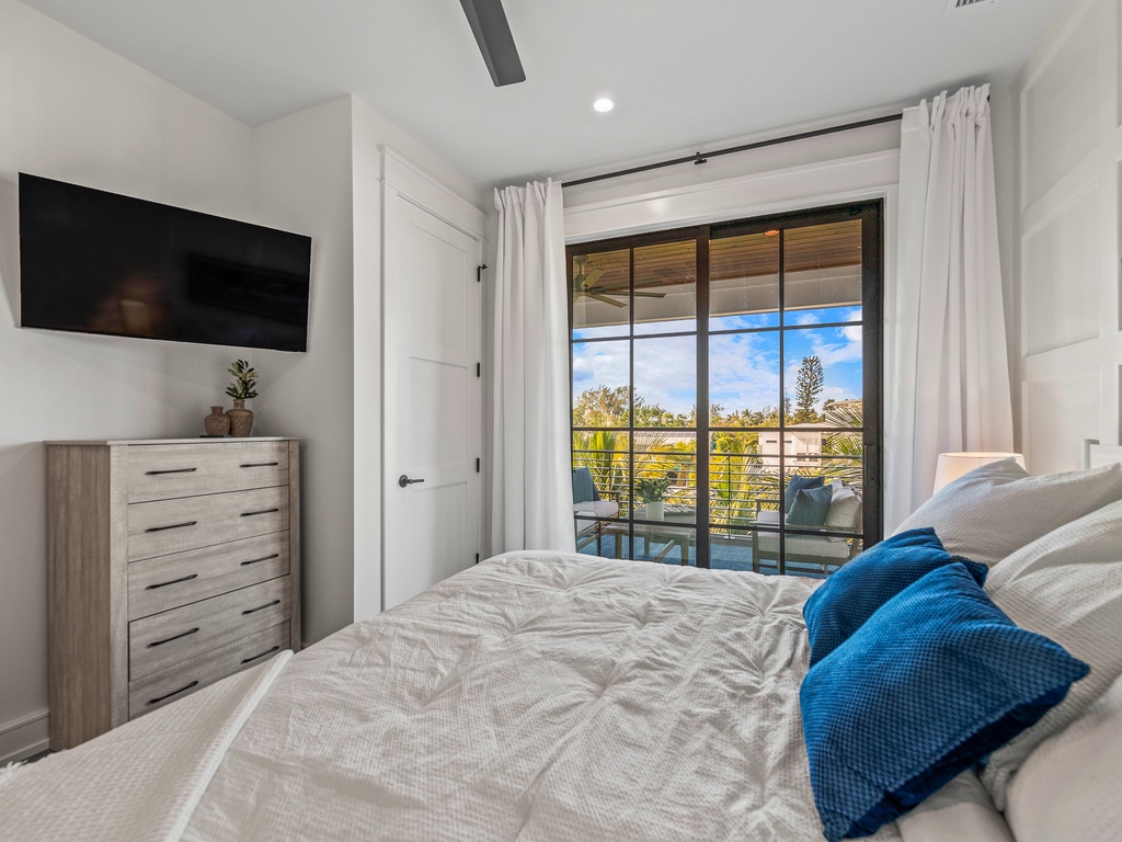 Fifth Bedroom - King