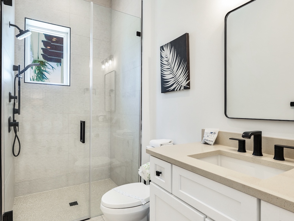 Second En-suite Bathroom