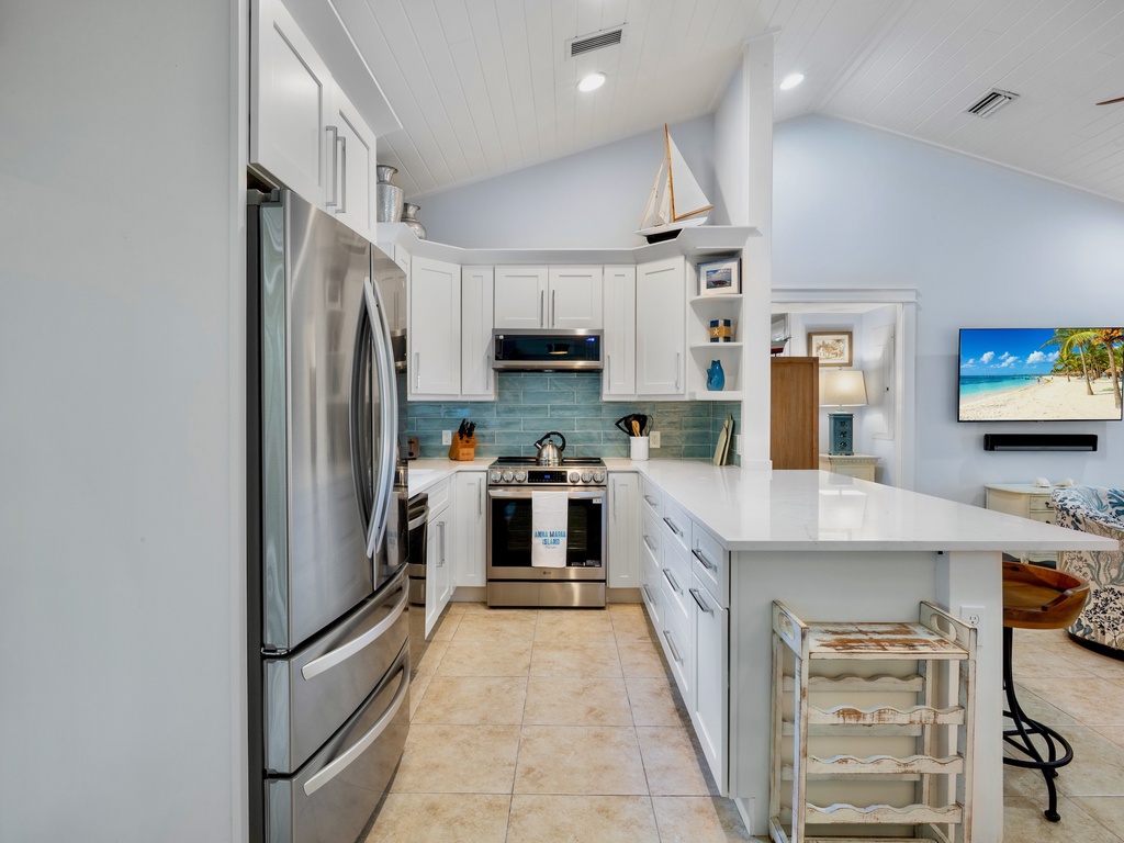 Fully equipped modern kitchen