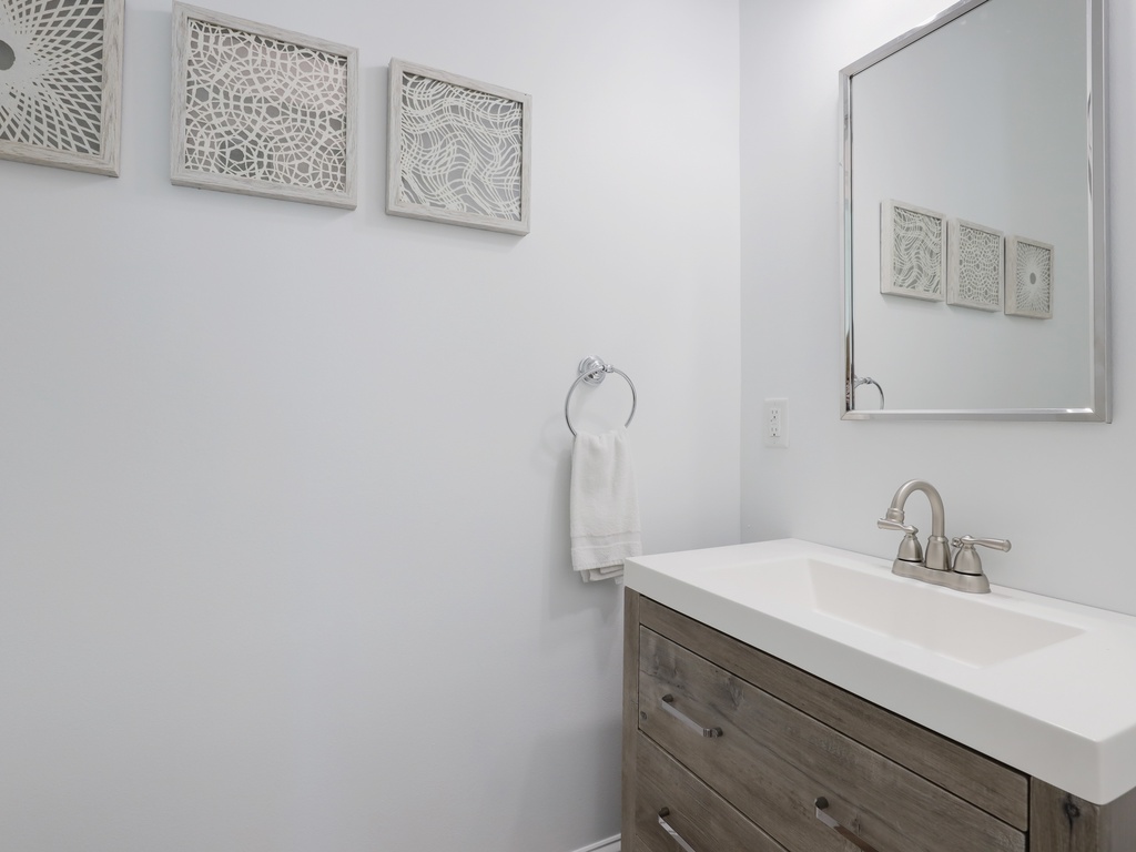 Half bath, 3rd floor