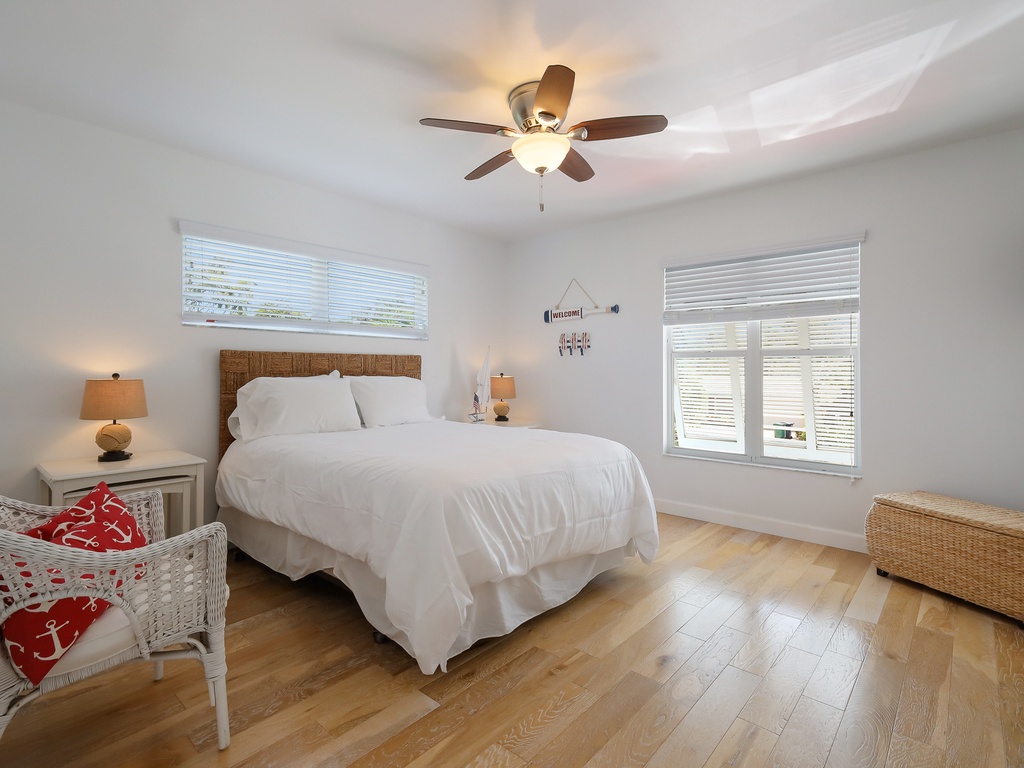 Second Bedroom - Queen