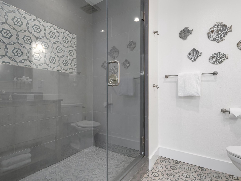 Primary En-suite Bathroom