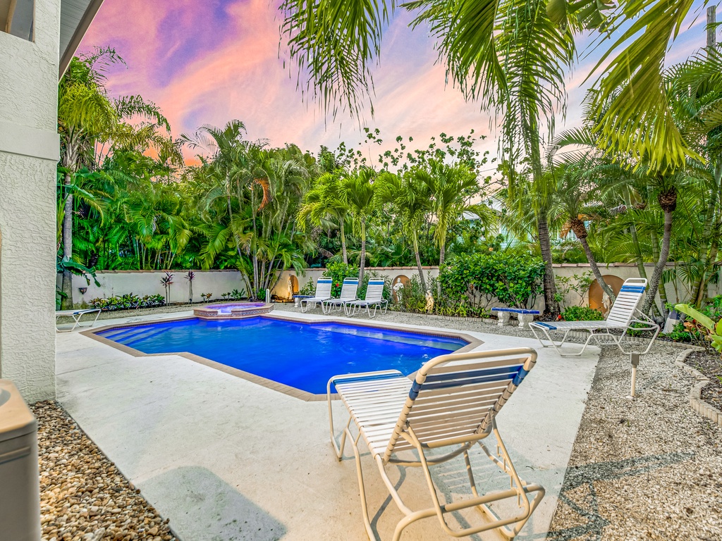 Private Pool and Spa
