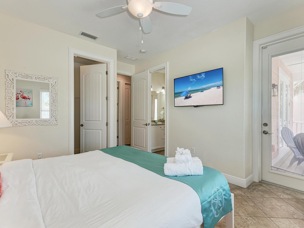 Bedroom Space - Anna Maria Island Locals