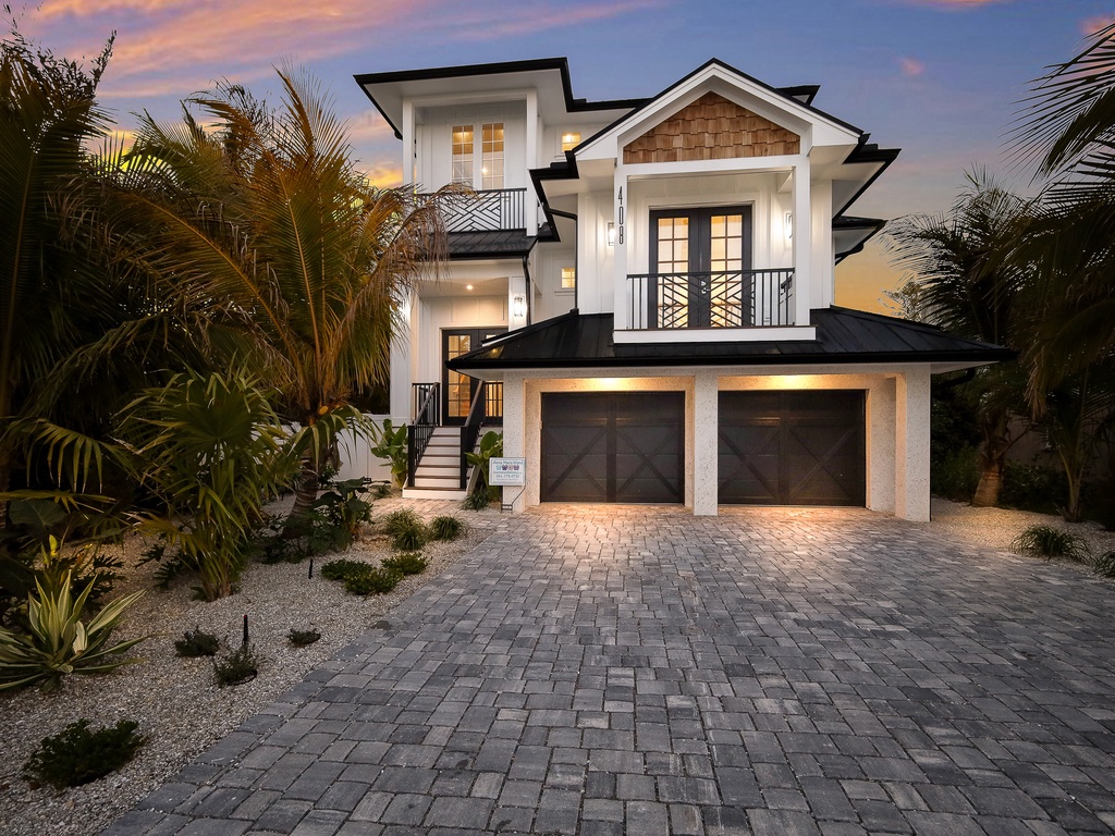 Exterior of Boundless Waves