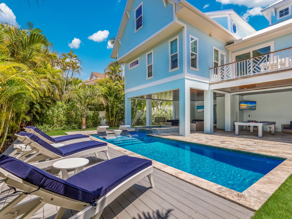 Pelican Paradise by Anna Maria Island Accommodations