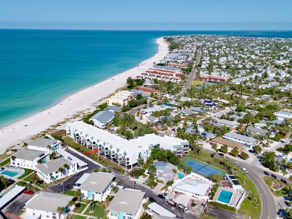 Luxury beachfront condo with stunning views