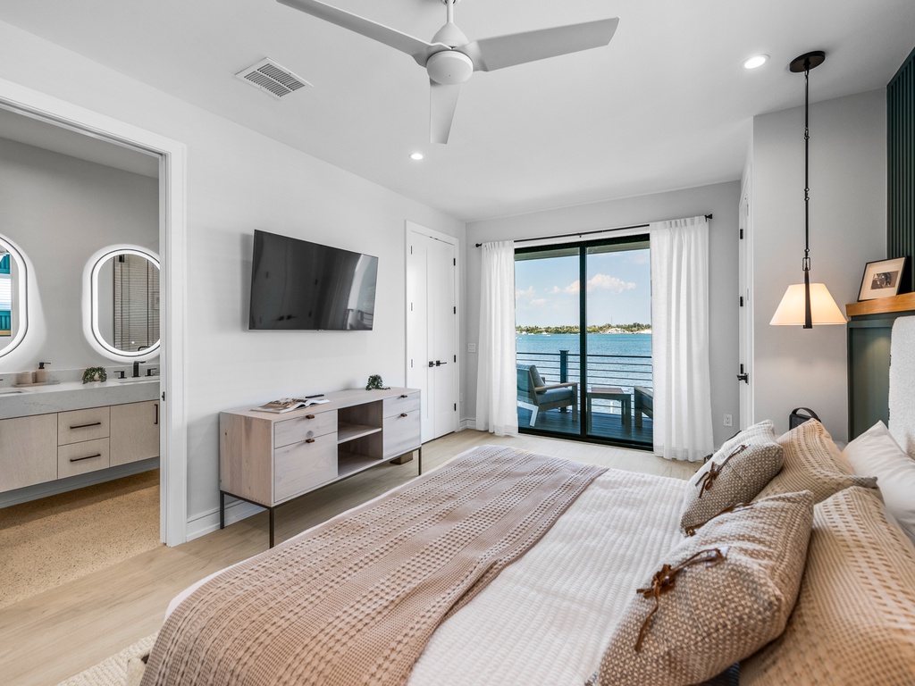 Primary Bedroom - King