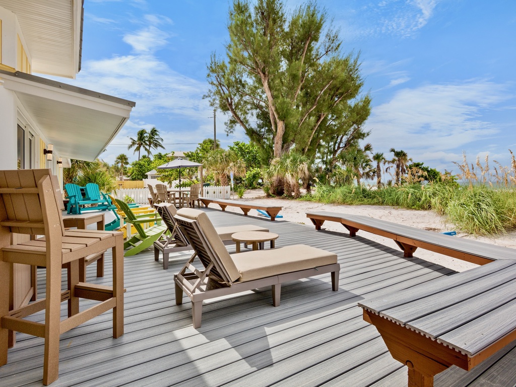 Outdoor Lounge