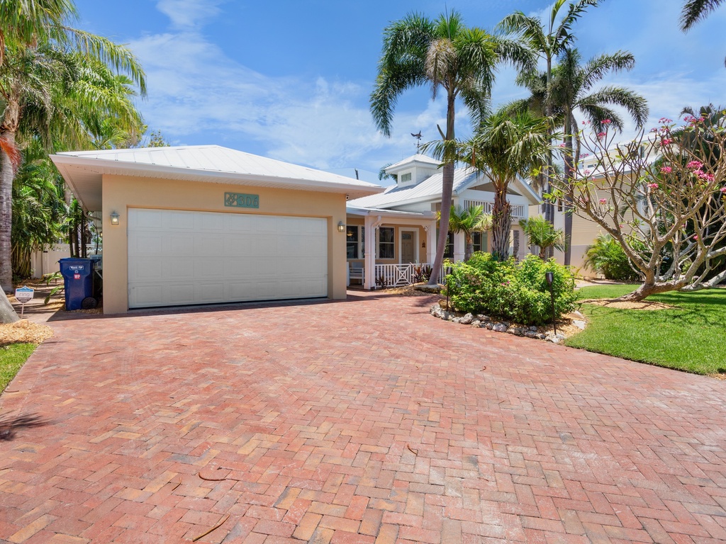 Honu Hale by Anna Maria Island Accommodations