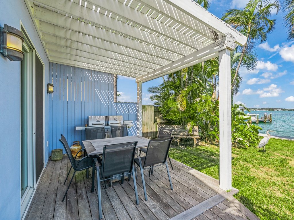 Outdoor Dining and Grill