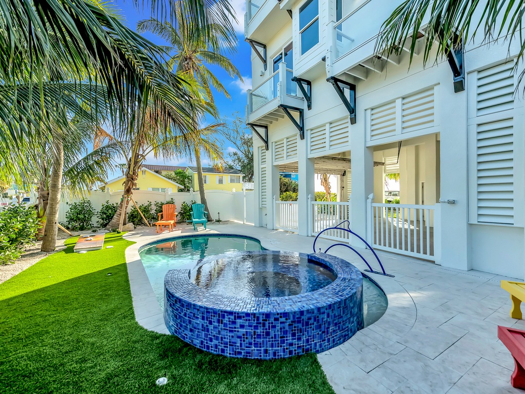 Private Pool and hot tub