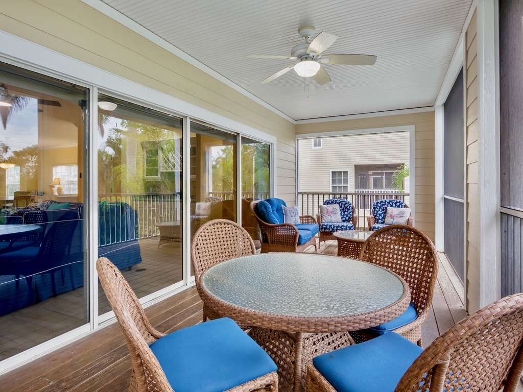 Deck - Dining and Seating