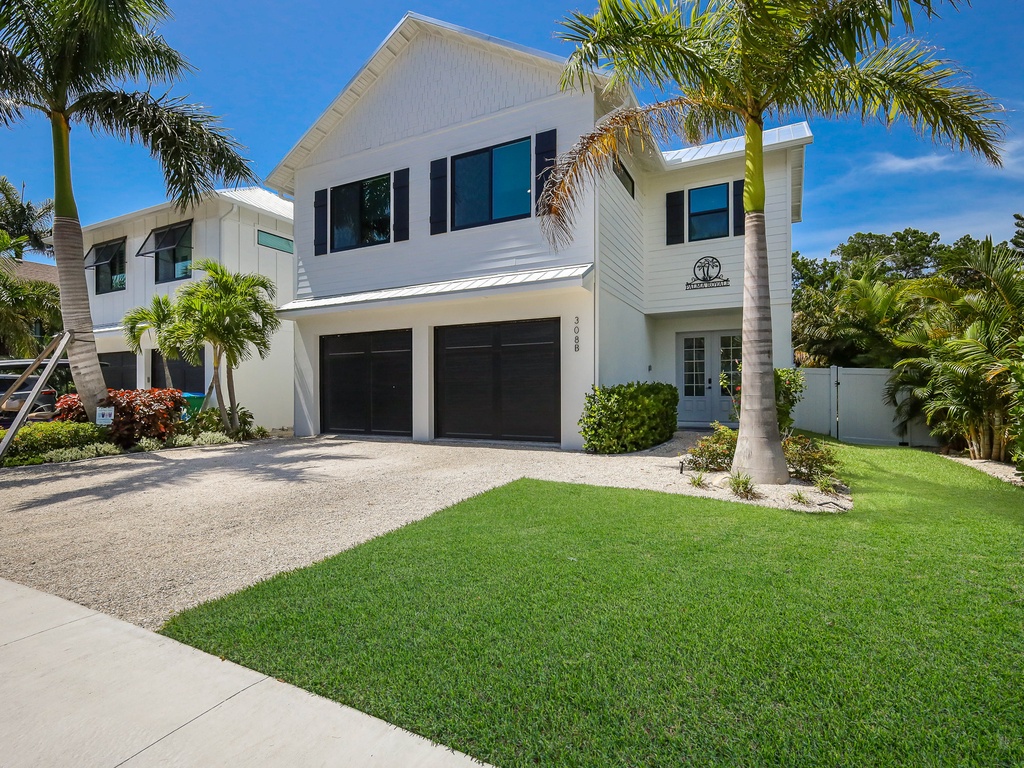 Three Little Birds Cottage by Anna Maria Island Accommodations