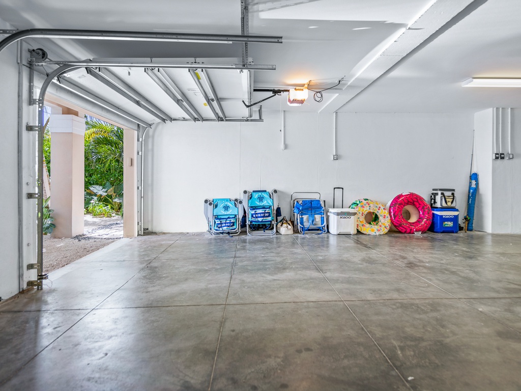 Garage - Beach Equipment