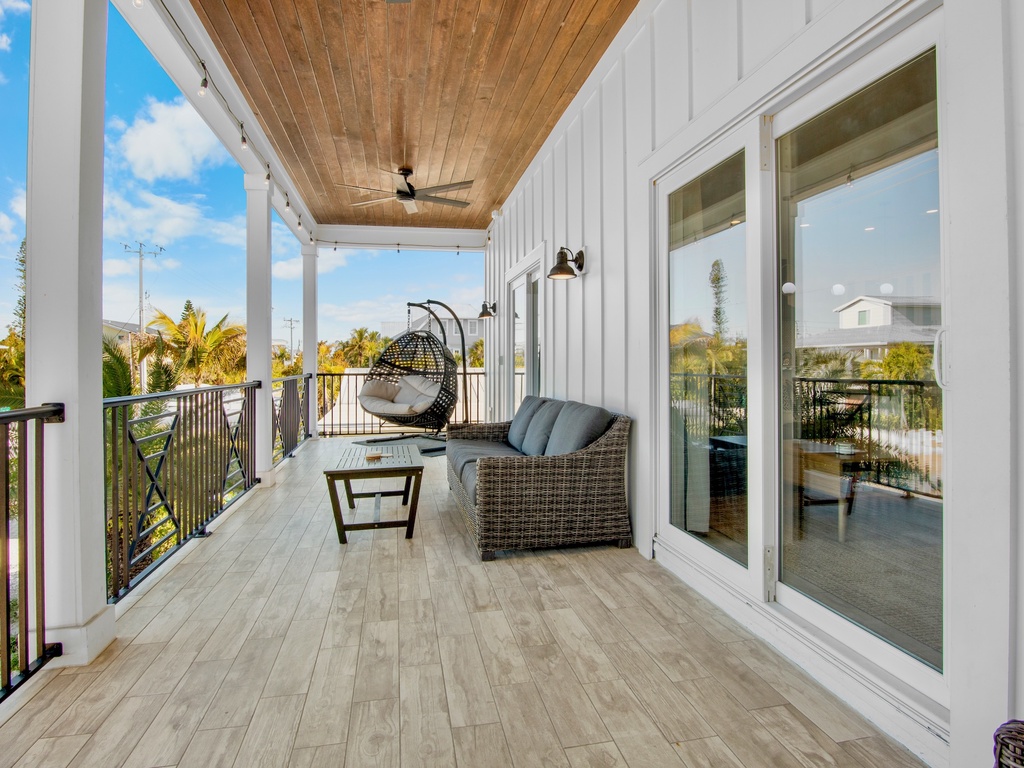 Private balcony with living space - 2nd floor