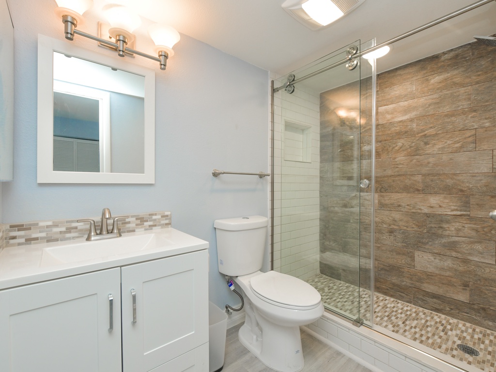 Primary En-suite Bathroom