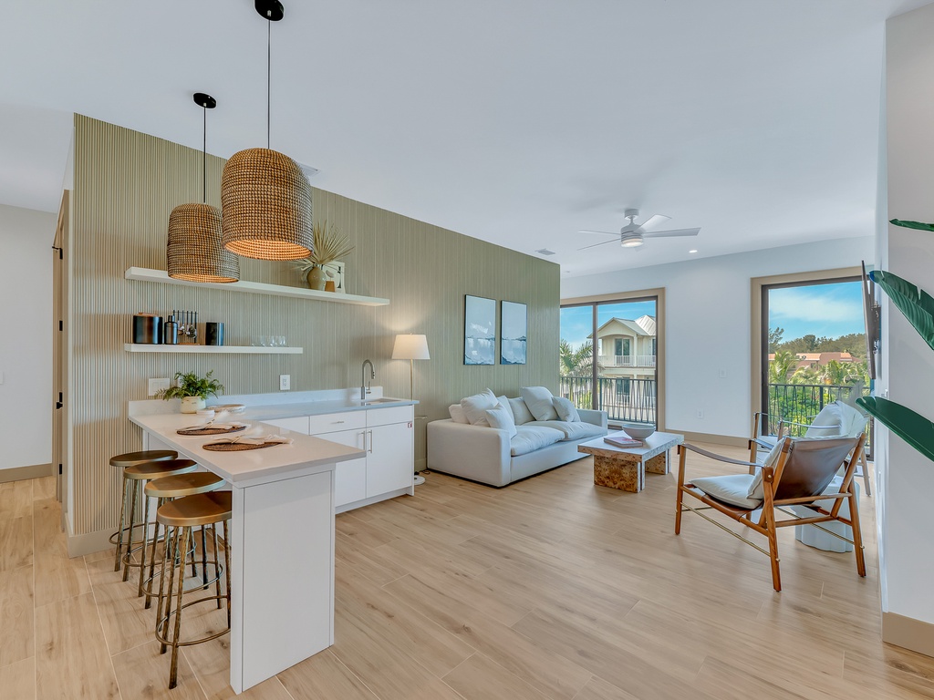 Wet Bar & Lounge Seating Area