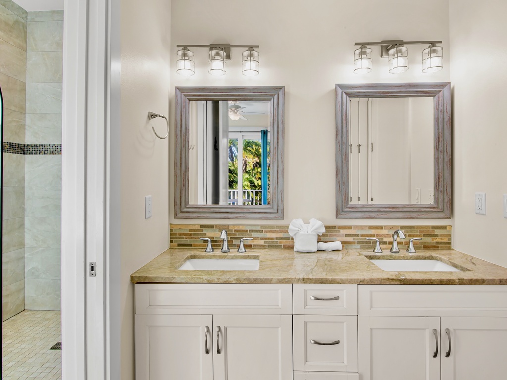 Hall Ensuite Bathroom