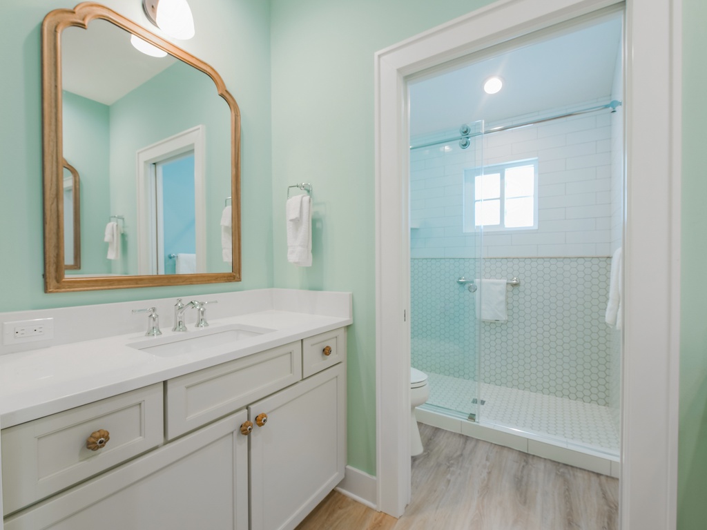 Minimalist Bath with Sink