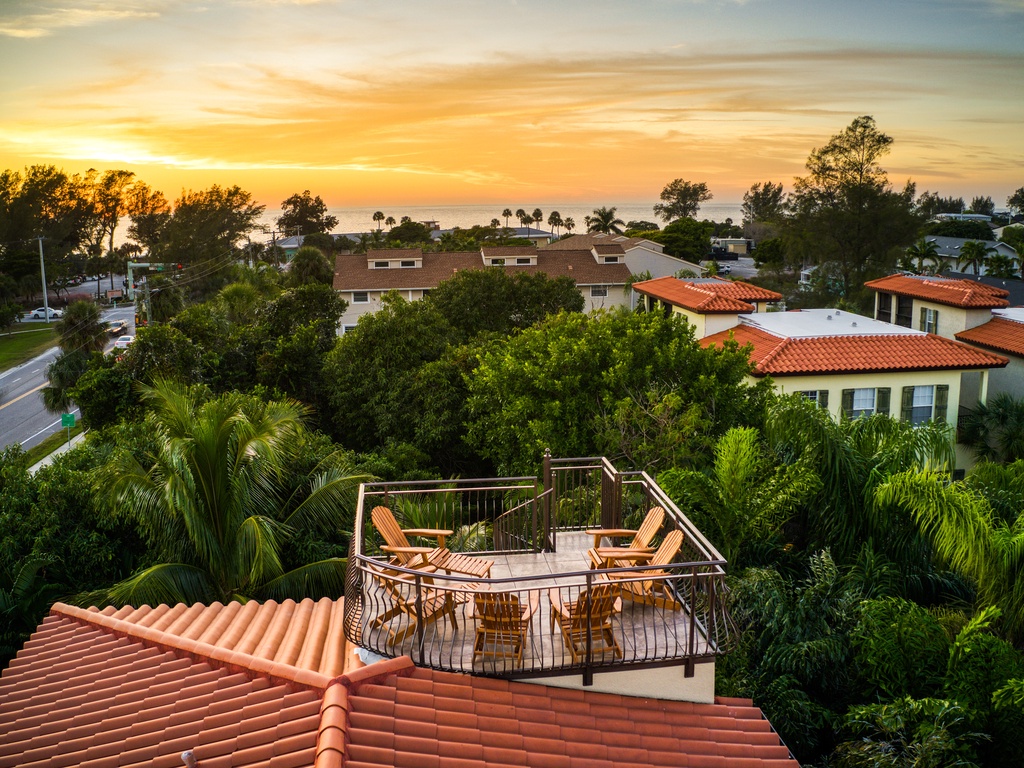 Rooftop Deck