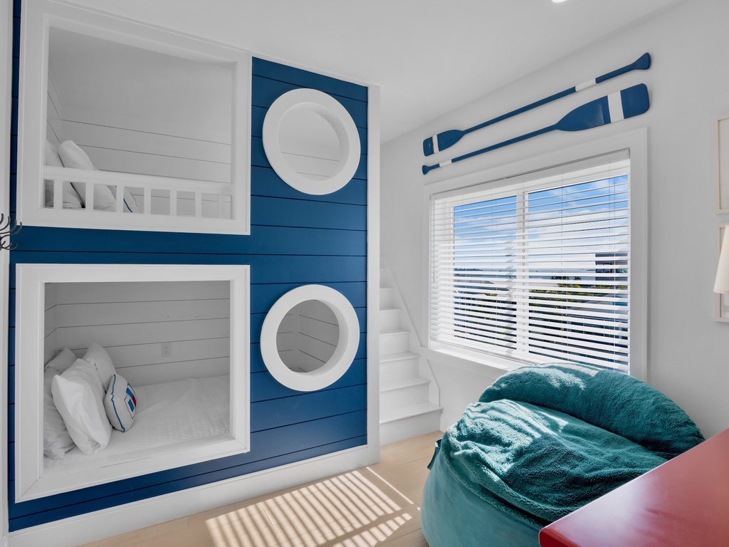 Seventh Bedroom (3rd Floor), Twin-over-Twin bunk bed