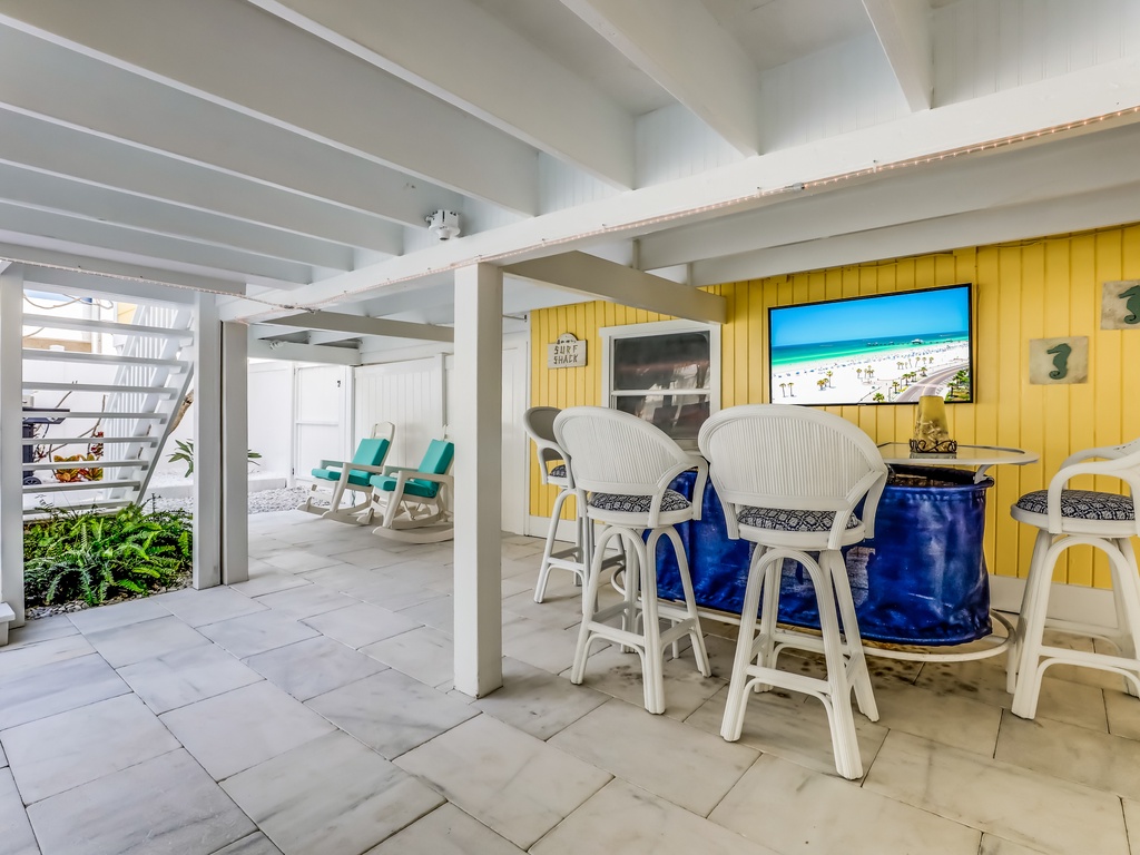 Private Outdoor Lounge