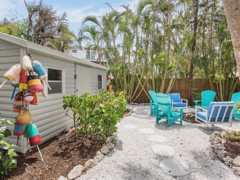 Outdoor Seating, Fire Pit