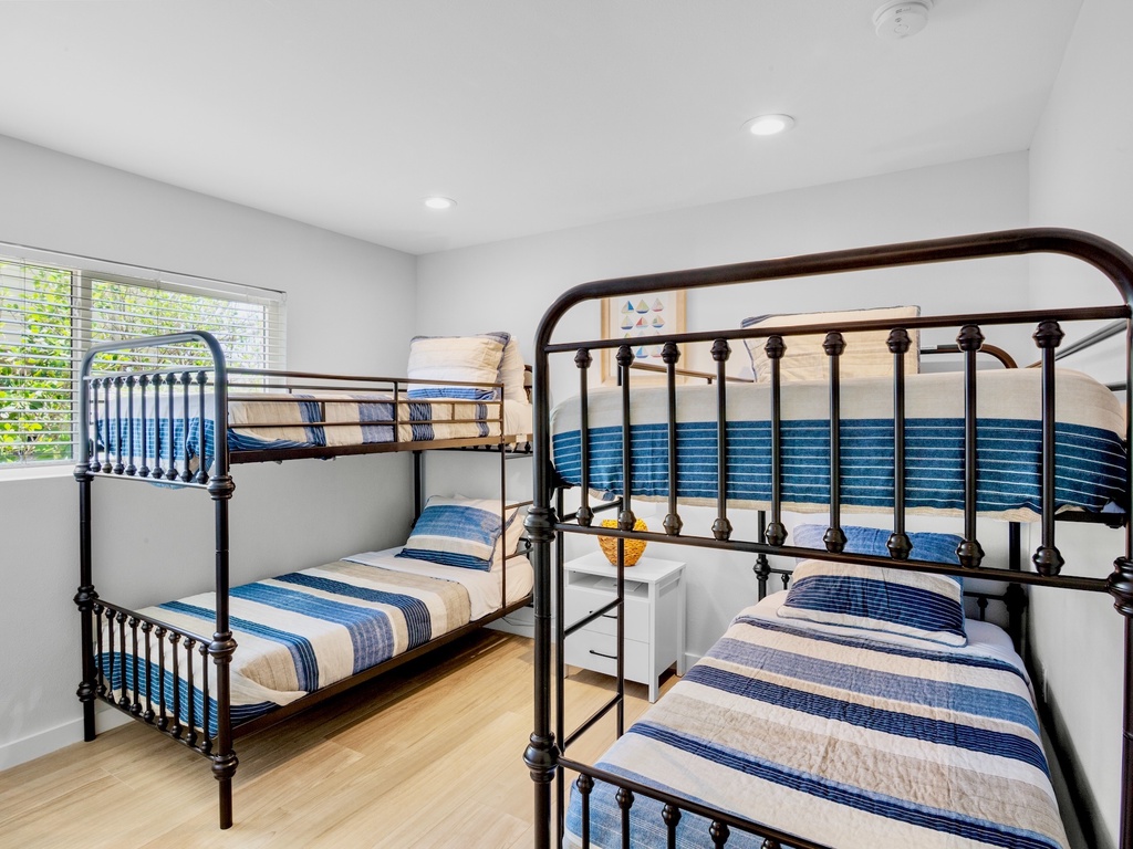 Fourth Bedroom, Two Twin/Twin Bunks